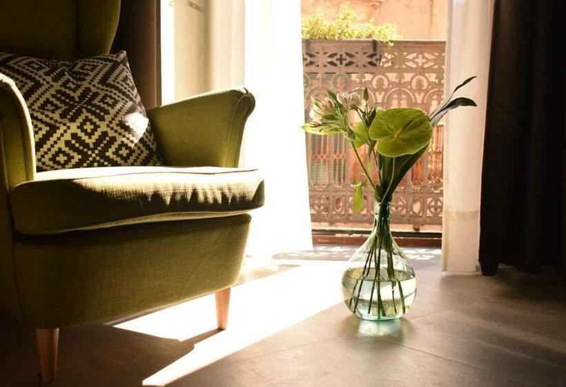 غرفة قياسية ثلاثية مزودة بشرفة, Cento Tari' Guest House