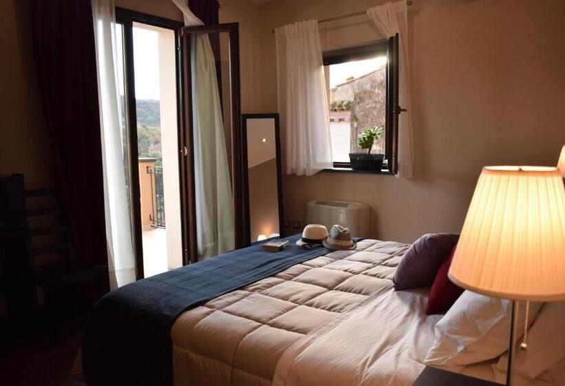 Номер Стандарт с Террасой, Cento Tari' Guest House