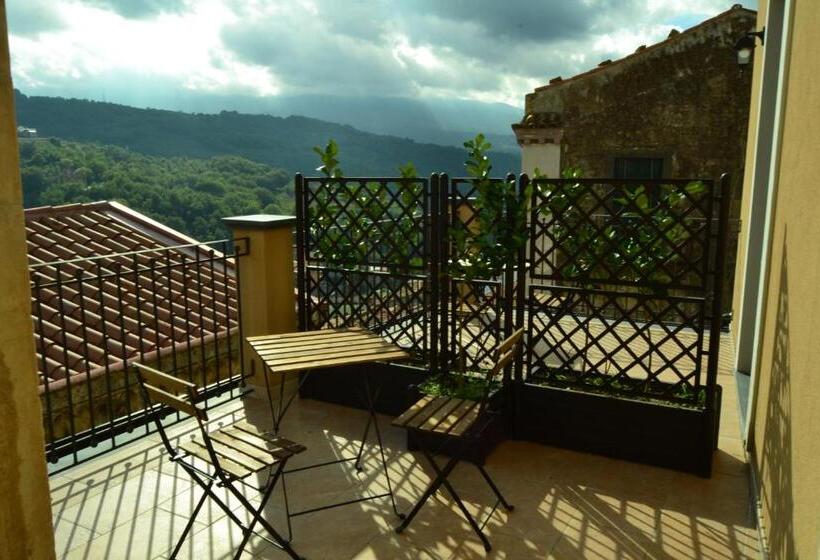 غرفة قياسية مزوَّدة بتراس, Cento Tari' Guest House