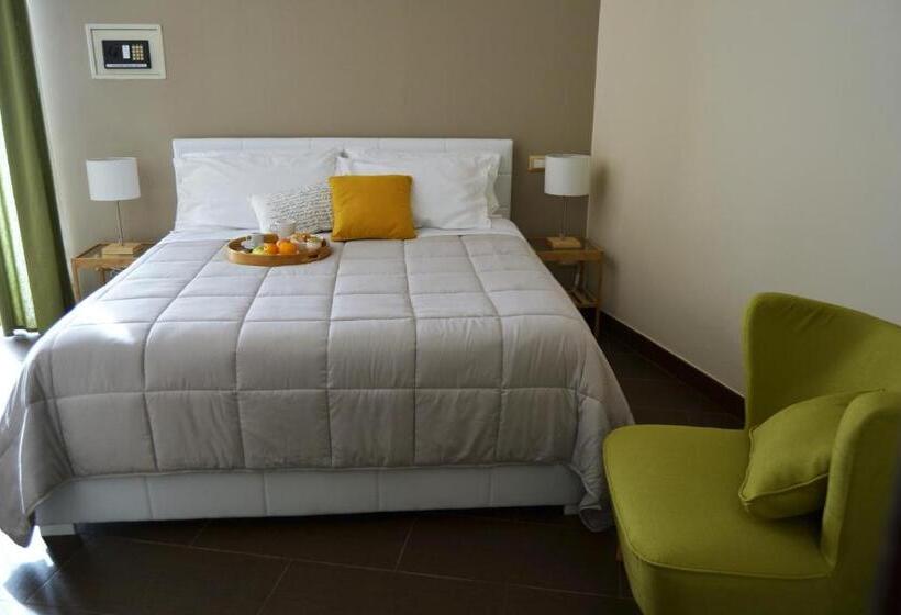 غرفة قياسية مزوَّدة بتراس, Cento Tari' Guest House