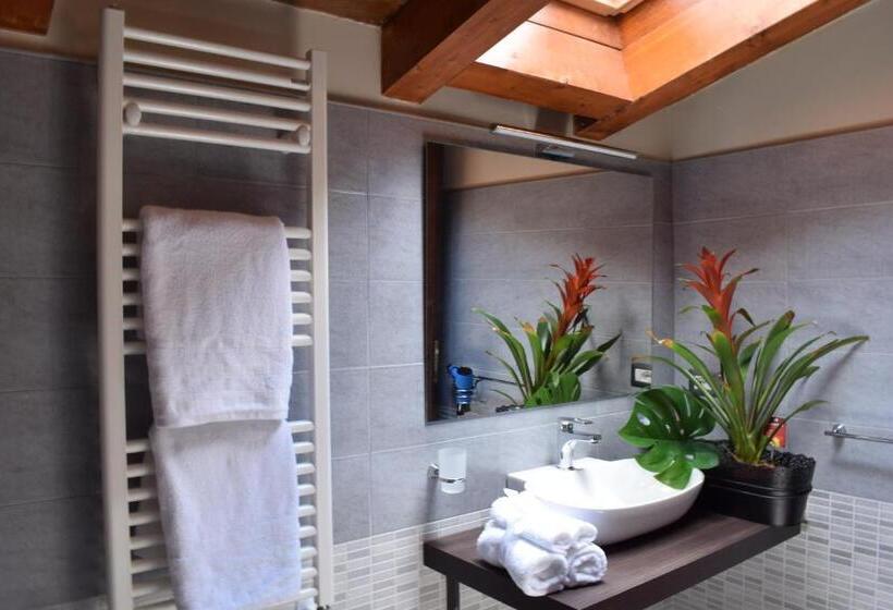 جناح جونيور مزوَّد بتراس, Cento Tari' Guest House