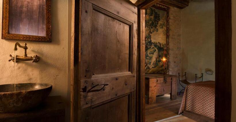 חדר סטנדרט, Confrérie Du Moyen âge