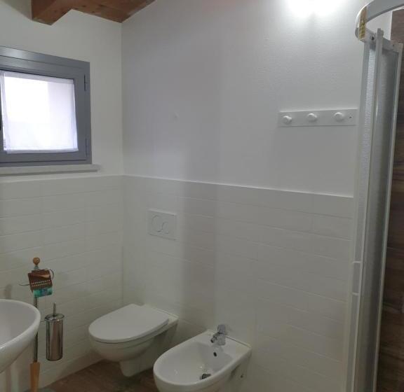 חדר סטנדרט לארבעה, Cà Thomas