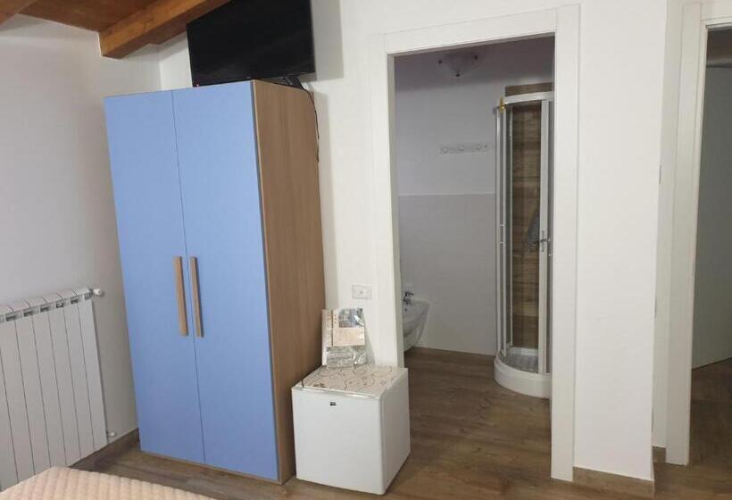 חדר סטנדרט לארבעה, Cà Thomas