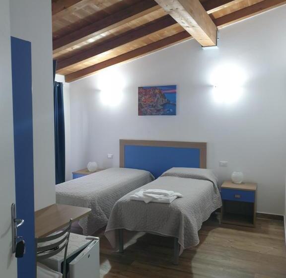 חדר סטנדרט לשלושה, Cà Thomas