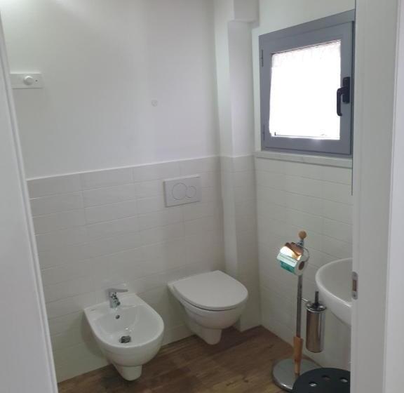 חדר סטנדרט לשלושה, Cà Thomas