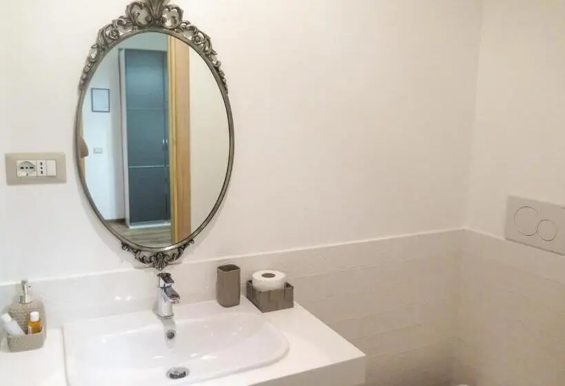 سوییت جونیور لوکس, Guest House Maison 6