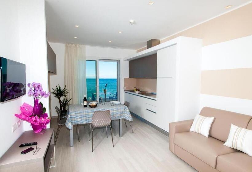 آپارتمان 1 خوابه با چشم‌انداز دریا, Lungomare Relax Residence