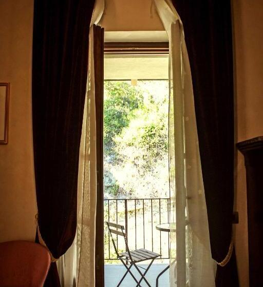 غرفة قياسية مزوَّدة بشُرفة, Le Stanze Della Musica