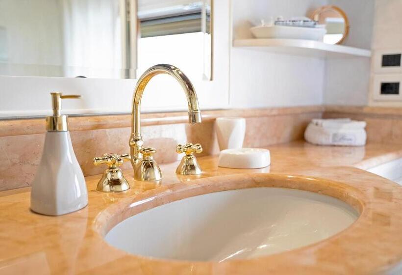 اتاق لوکس, Mini Suite Deluxe Isola Di Mezzo