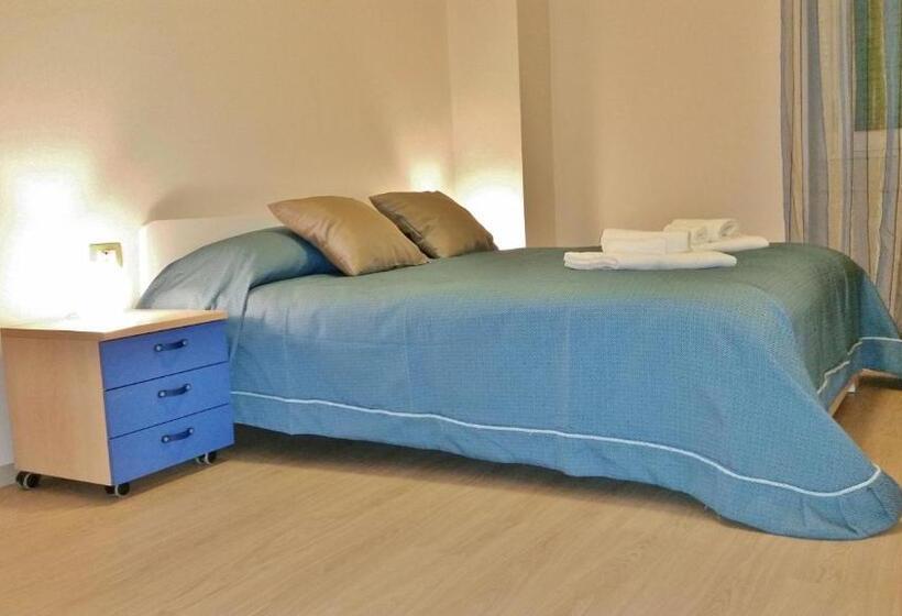 اتاق استاندارد با سرویس بهداشتی مشترک, Romulea Guest House