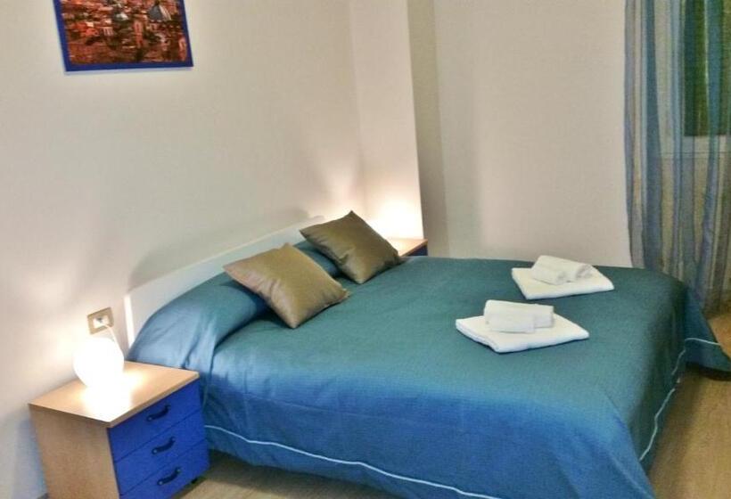 اتاق استاندارد با سرویس بهداشتی مشترک, Romulea Guest House