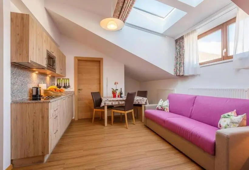 Deluxe-studio, Residence Silvia