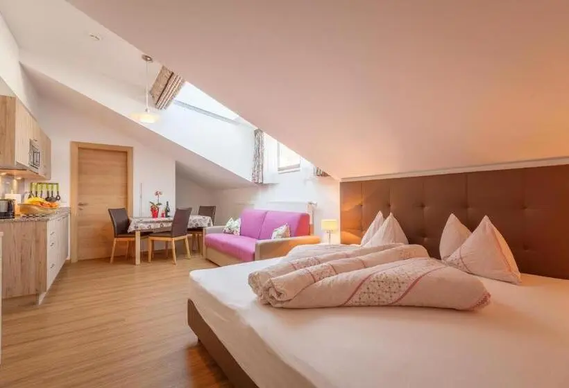 Deluxe-studio, Residence Silvia