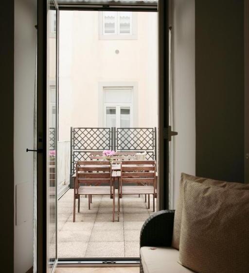استودیوی استاندارد, Residence Theresia Tailor Made Stay