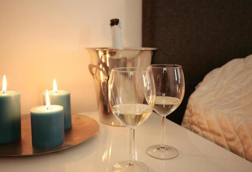 استودیوی استاندارد, Residence Theresia Tailor Made Stay