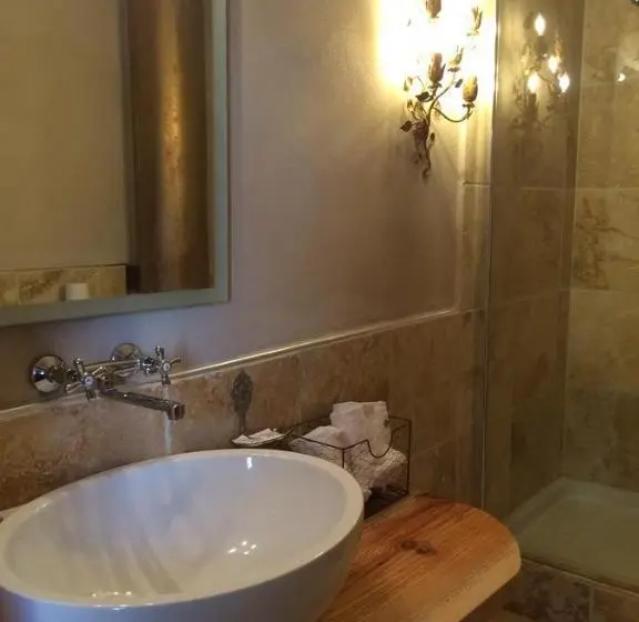 Juniorsviitti, Tenuta Di Vico Moricino
