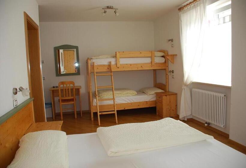 غرفة قياسية رباعية, Affittacamere Dai Stoneri