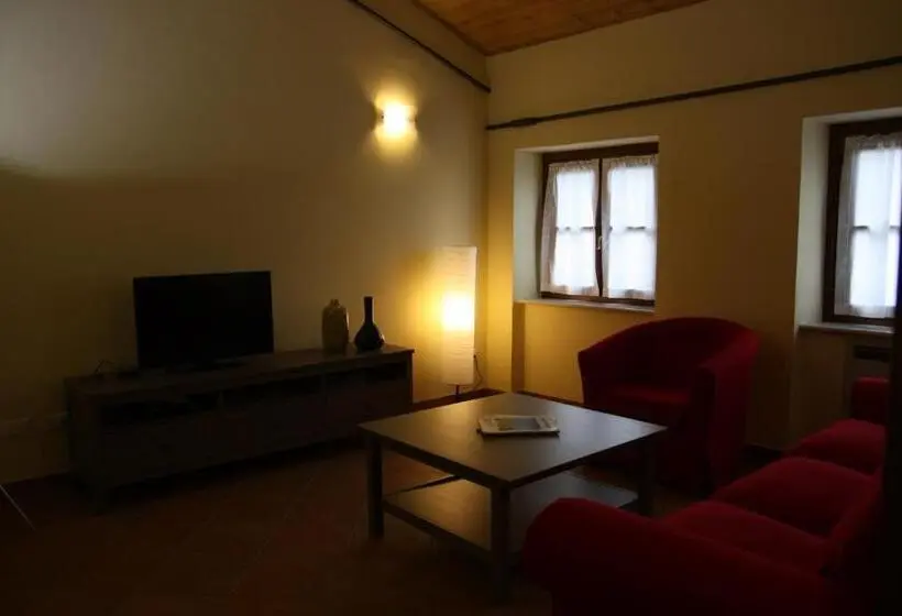 Perhehuone, Locanda Il Monastero