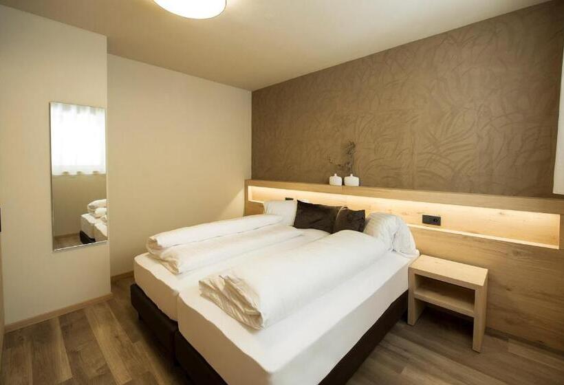 Апартаменты 2 Спальни с Садом, Haus Gregori