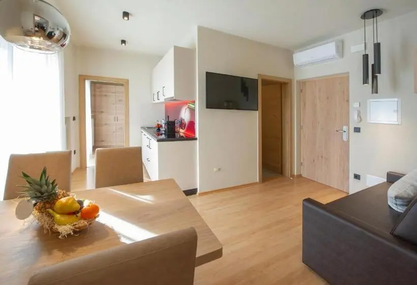Huoneisto 2 Makuuhuonetta, Haus Gregori