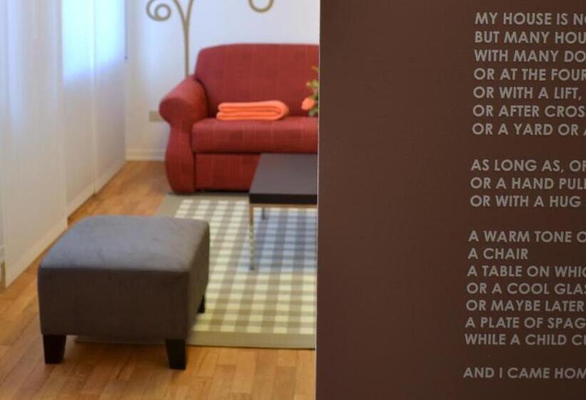 带1个卧室的顶楼公寓, Angelina Urban Lodge