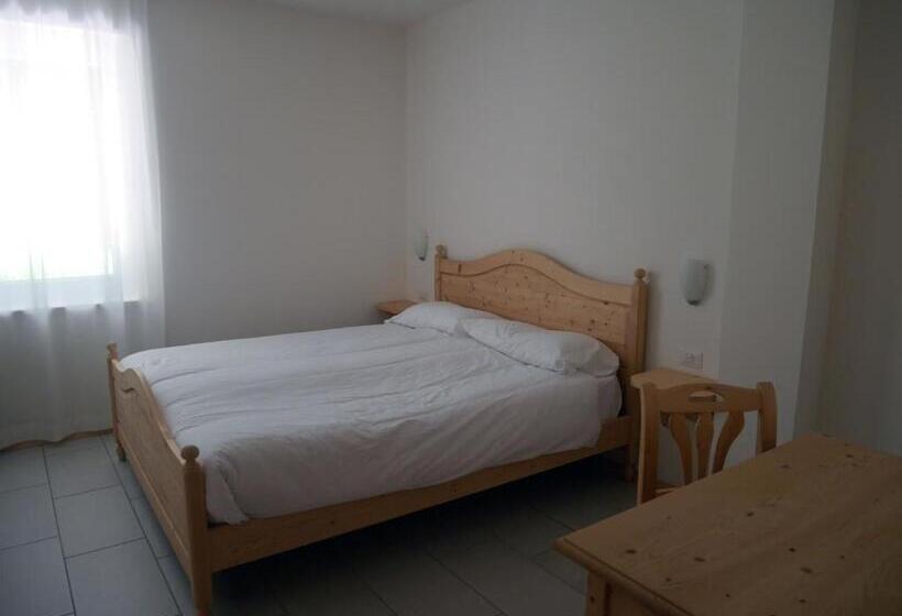 סוויטת ג'וניור, Elbele Garnì