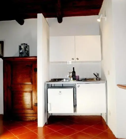 スタンダードスタジオ, Agriturismo Naioli