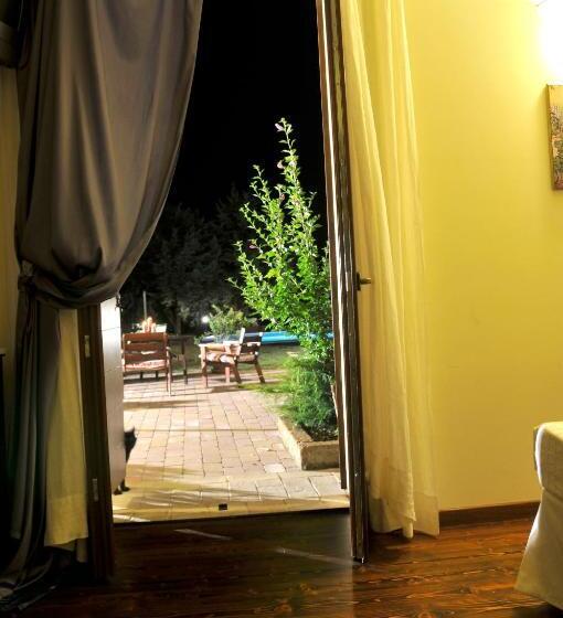 Дом 1 Спальня, Country House Binnella