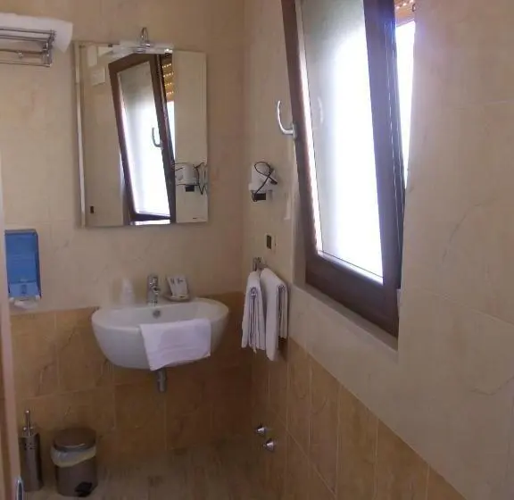 Standard Kolmen Hengen Huone, Bed And Breakfast Teresa Masselli