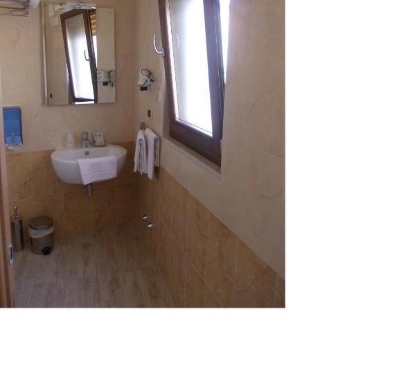 غرفة قياسية ثلاثية, Bed And Breakfast Teresa Masselli