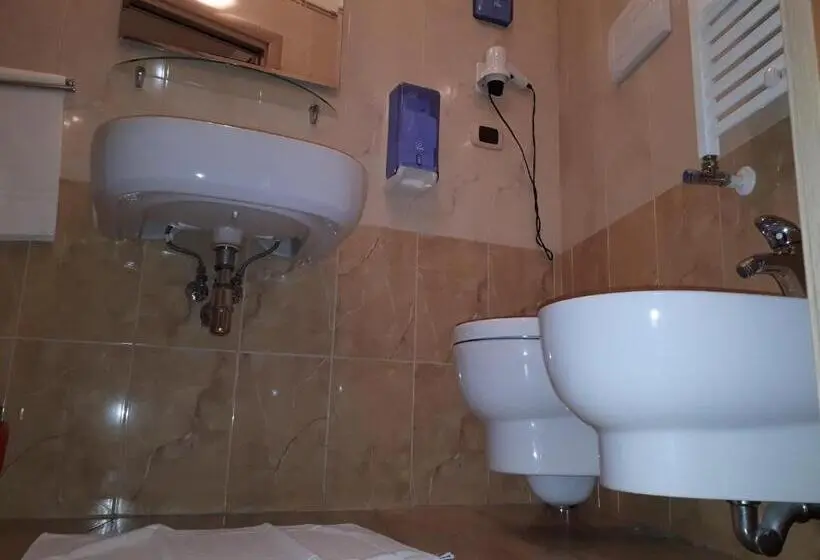 Standard Kolmen Hengen Huone, Bed And Breakfast Teresa Masselli