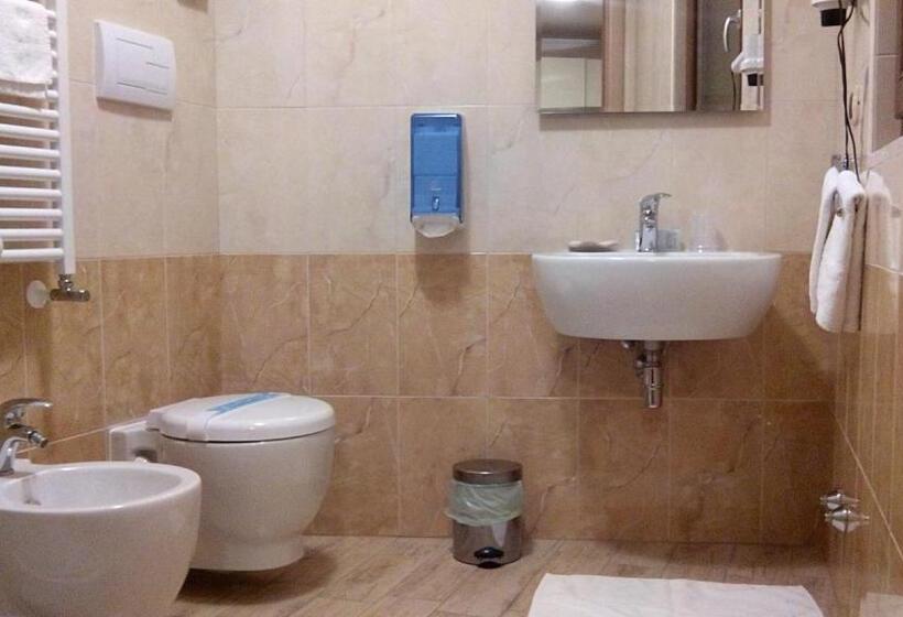 غرفة قياسية ثلاثية, Bed And Breakfast Teresa Masselli