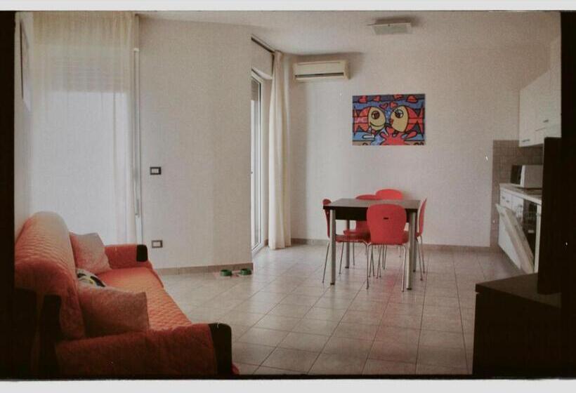 דירת חדר נוף לים, Tropicana Residence