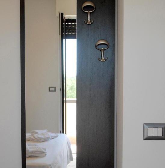 דירת חדר נוף לבריכה, Tropicana Residence