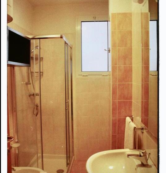 דירת חדר עם טרסה, Tropicana Residence