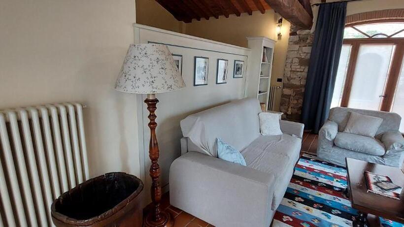 주니어 스위트, Agriturismo La Scarpaia