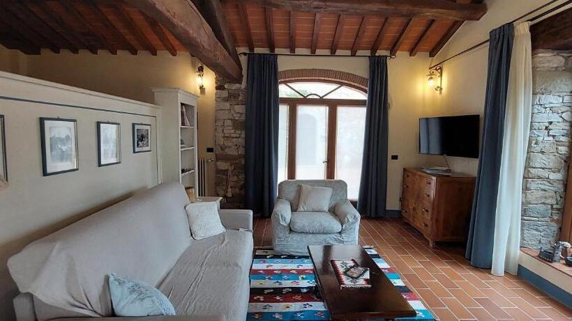 주니어 스위트, Agriturismo La Scarpaia