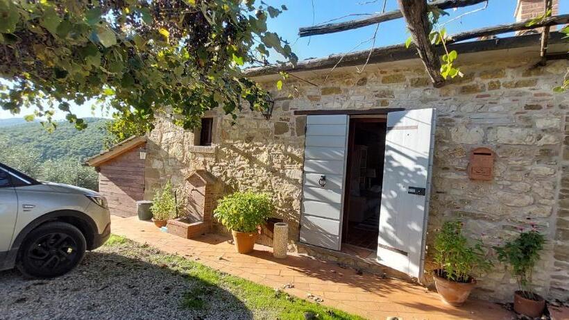 주니어 스위트, Agriturismo La Scarpaia