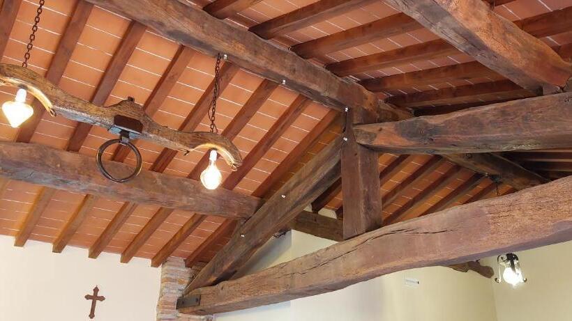 주니어 스위트, Agriturismo La Scarpaia