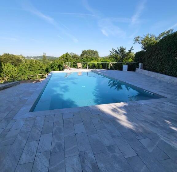 1ベッドルームハウス, Corte Attilea