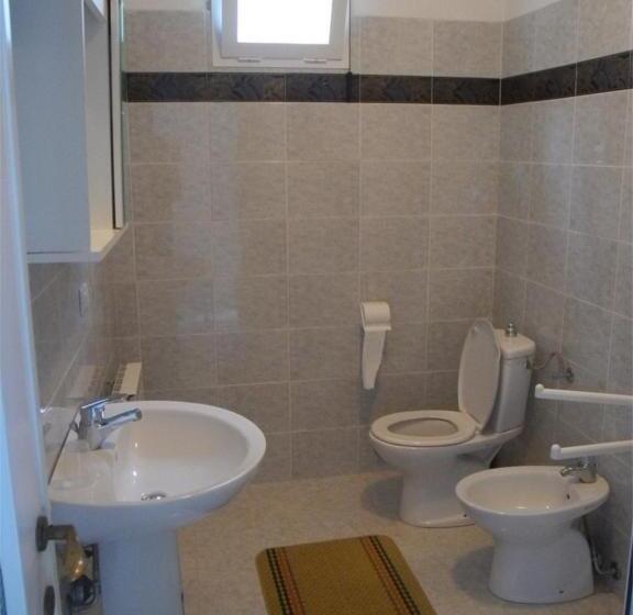 غرفة قياسية رباعية مطلة على البحر, La Foce Del Prato