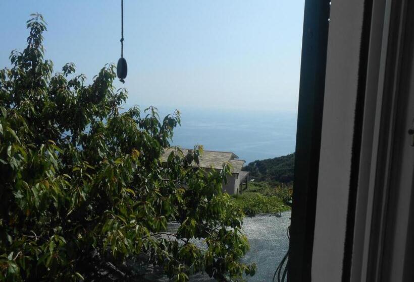 غرفة قياسية مطلّة علي البحر, La Foce Del Prato