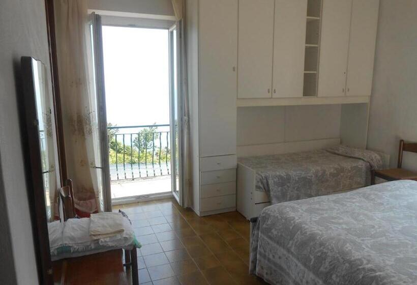 Triple Room Sea View, La Foce Del Prato