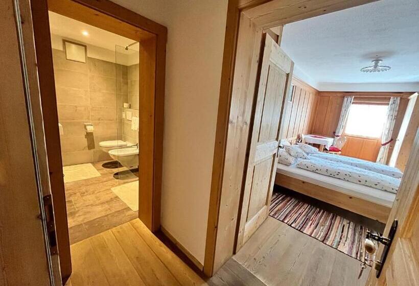 Номер Стандарт Вид на Горы, Unteradamerhof