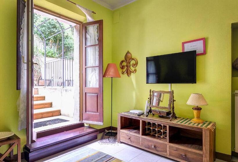 جناح جونيور, Garden House