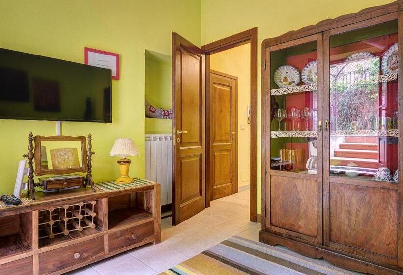 جناح جونيور, Garden House