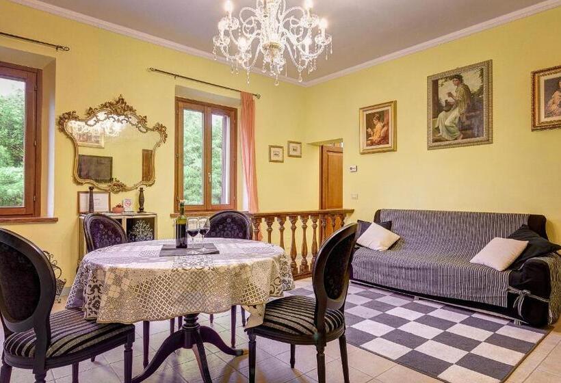 شقة غرفة واحدة, Garden House