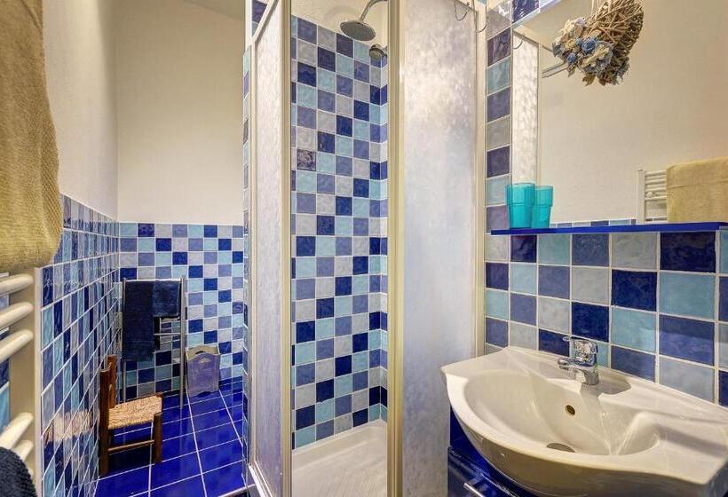 جناح جونيور, Garden House