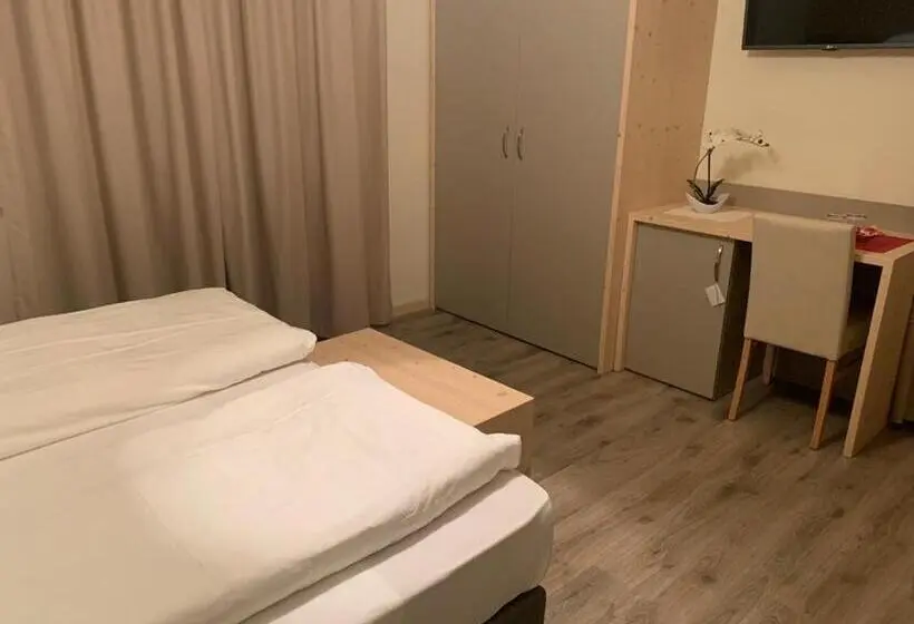 Standard Kolmen Hengen Huone, Villa Vera
